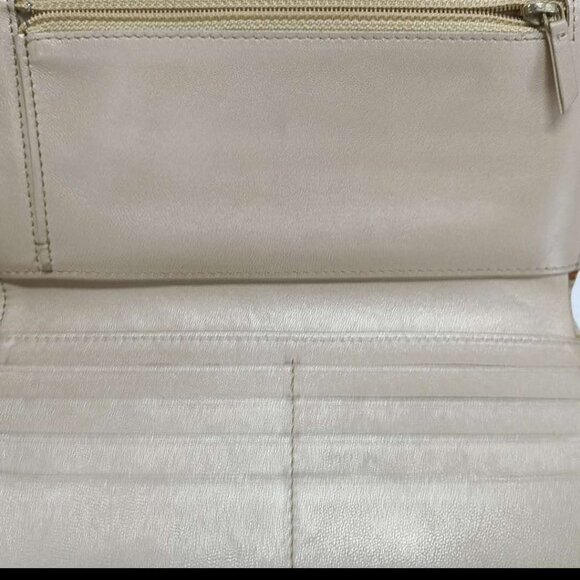 Chanel Pink Camellia Embossed Leather CC Flap Wallet - Picture 7 of 8